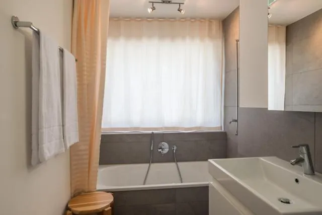 Apartment Edelweiss Casa Cassons