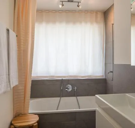 شقة Edelweiss Casa Cassons